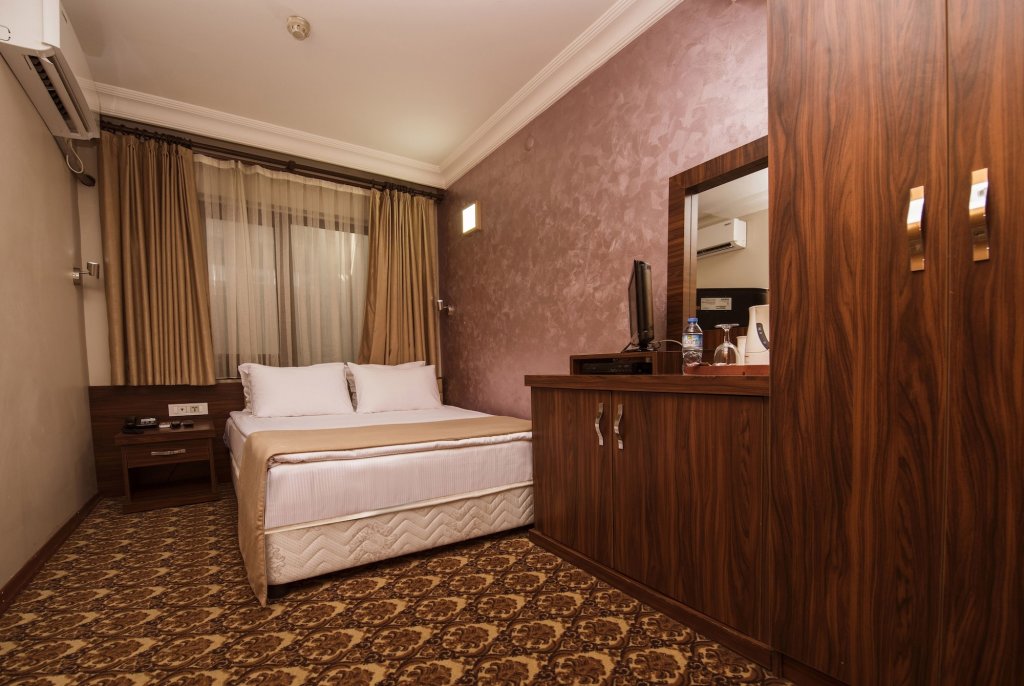 Elan Hotel 19