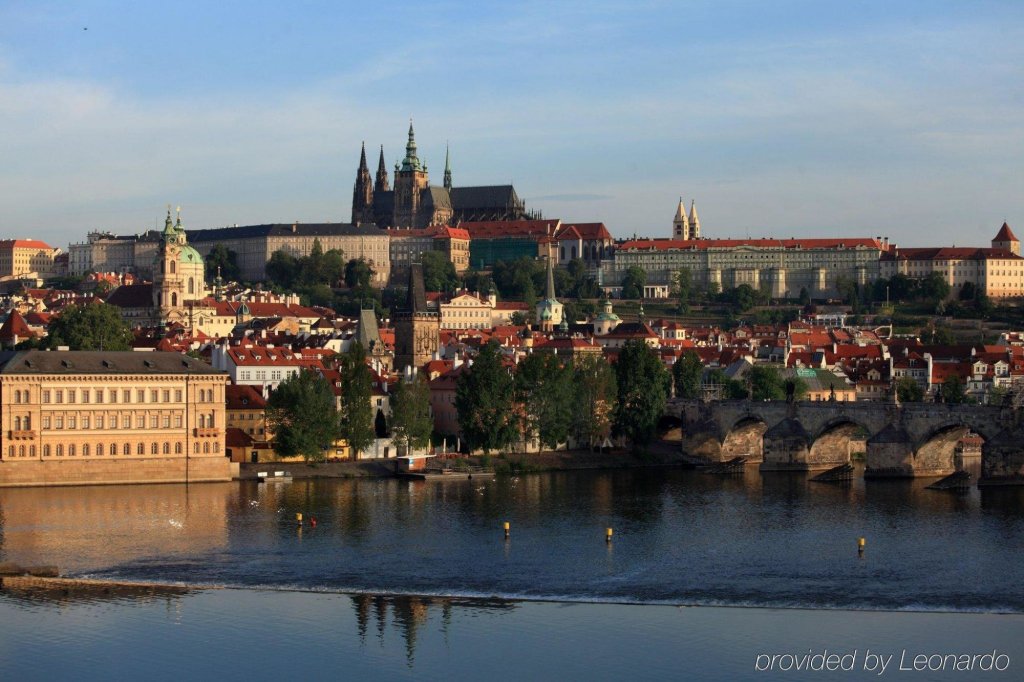 Hotel Leonardo Prague 13