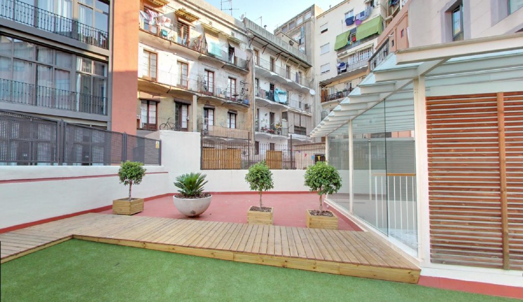 Naitly Ronda Sant Antoni Barcelona 12