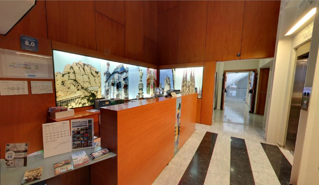 Naitly Ronda Sant Antoni Barcelona 14