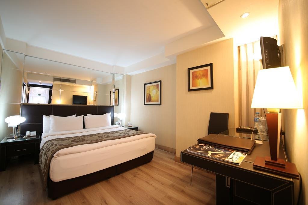 Cartoon Hotel 10