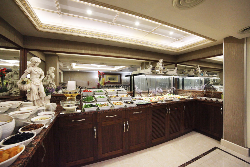 Halifaks Hotel 13