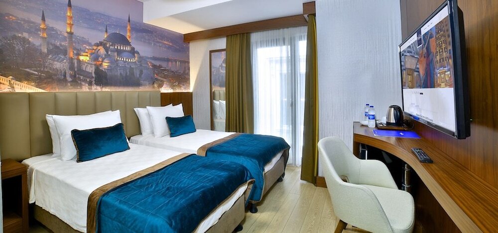 The Tango Hotel Taksim 12