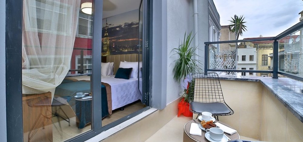 The Tango Hotel Taksim 8