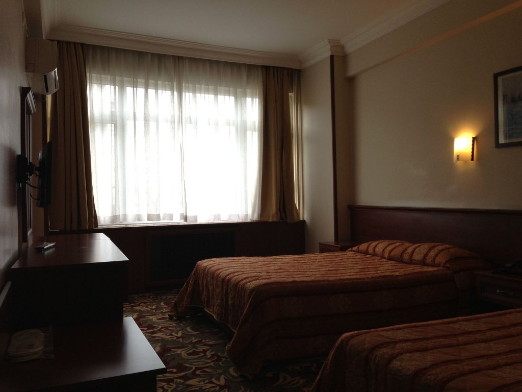 Hotel Monopol 1