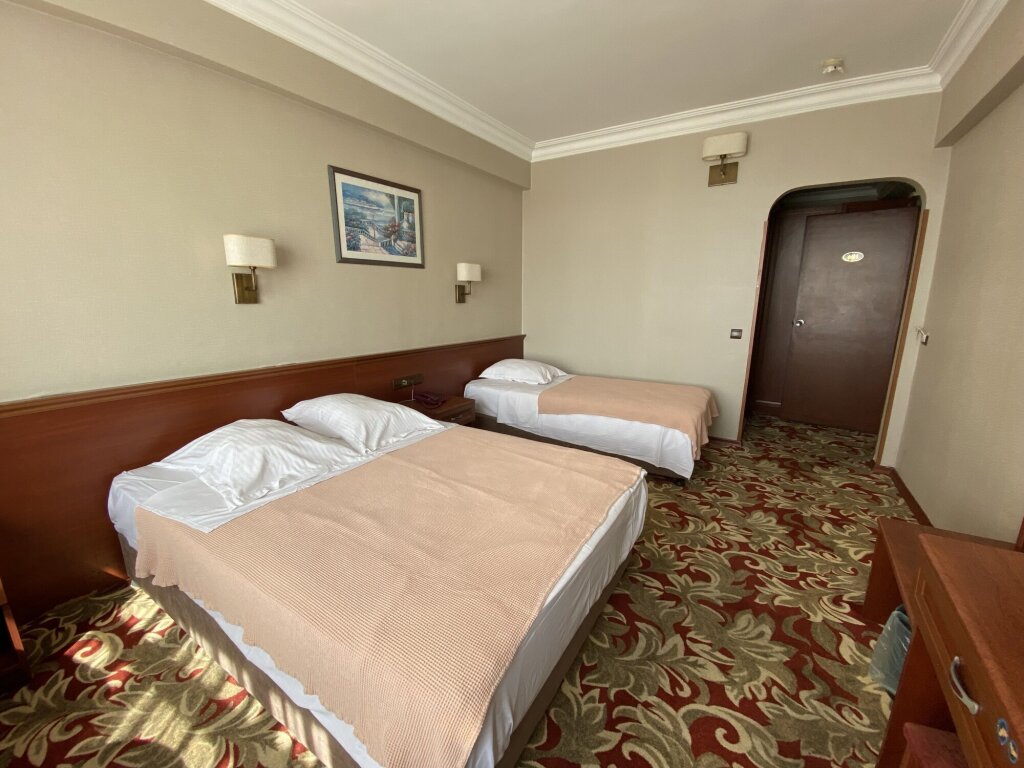 Hotel Monopol 13