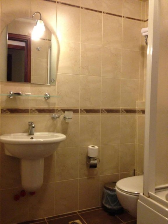 Hotel Monopol 4