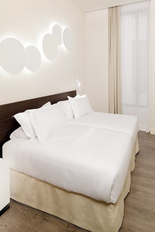 H10 Port Vell 3