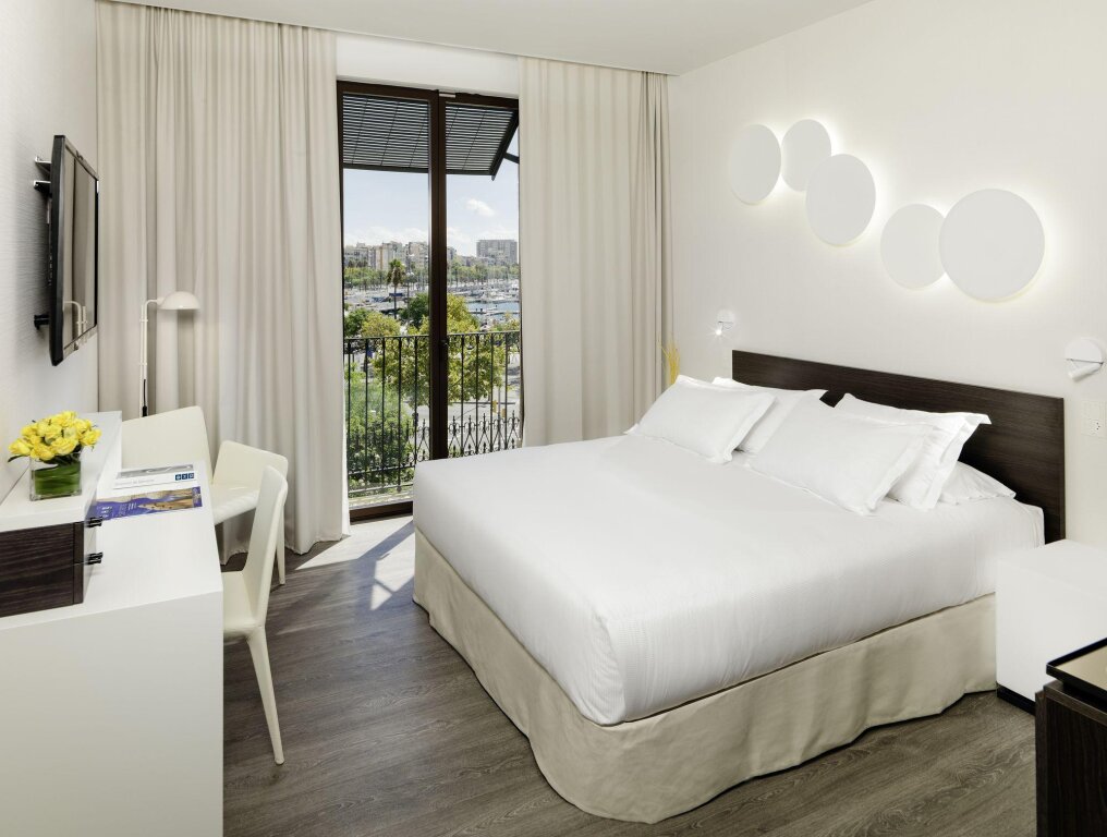 H10 Port Vell 8