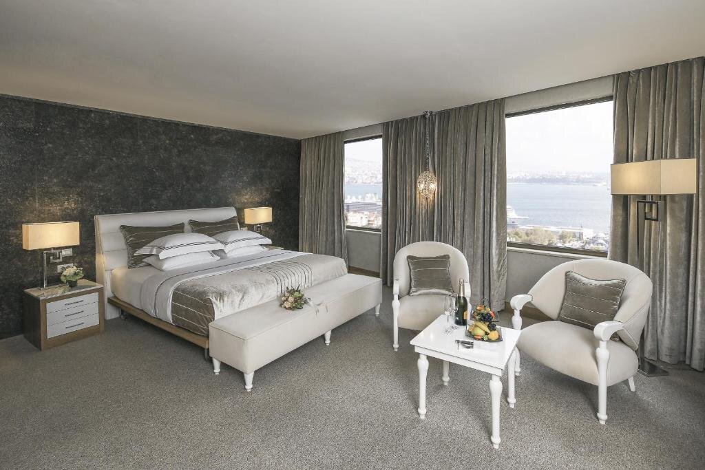 Richmond Istanbul 13