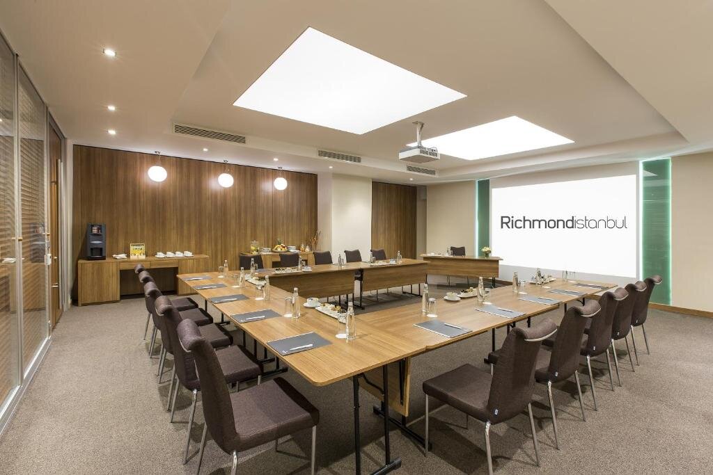 Richmond Istanbul 9