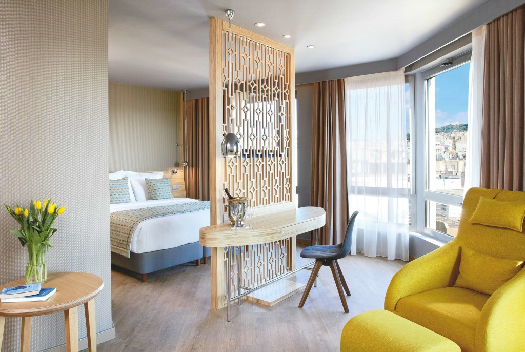 Wyndham Grand Athens 5