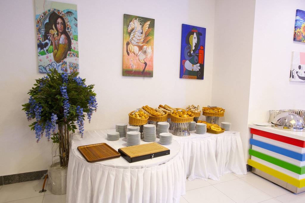 Qua Hotel 9