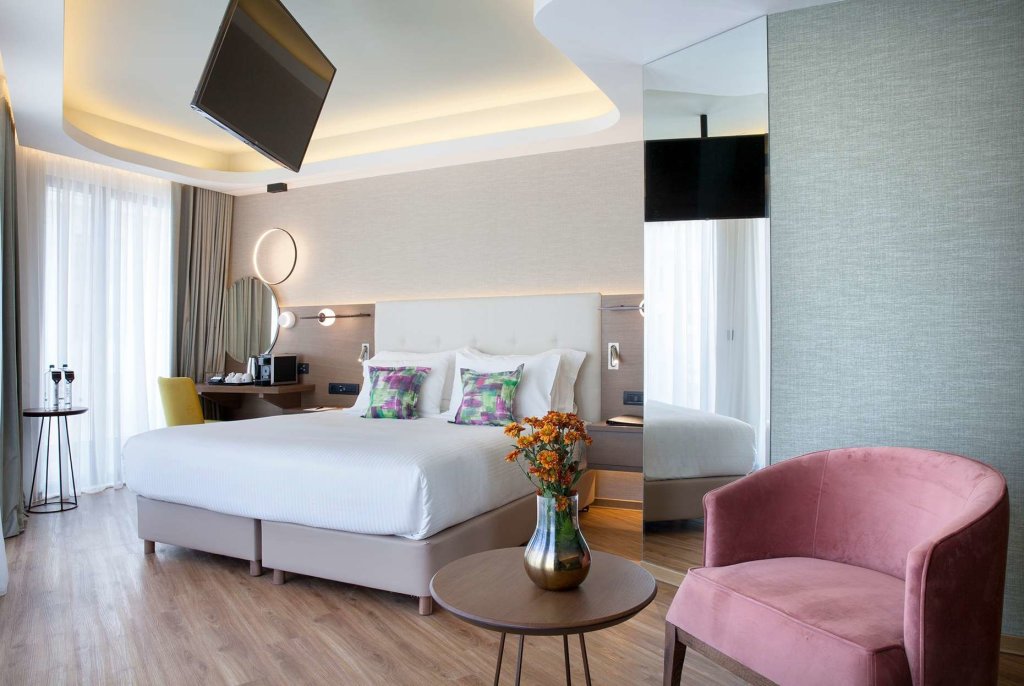 Wyndham Athens Residence 8