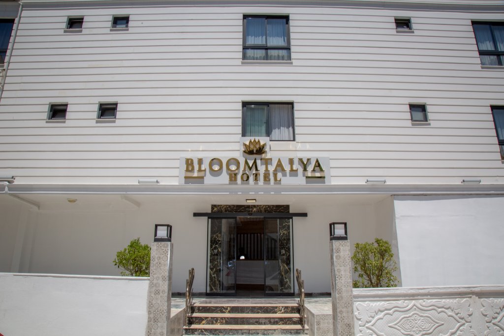 BLOOMTALYA Hotel 8