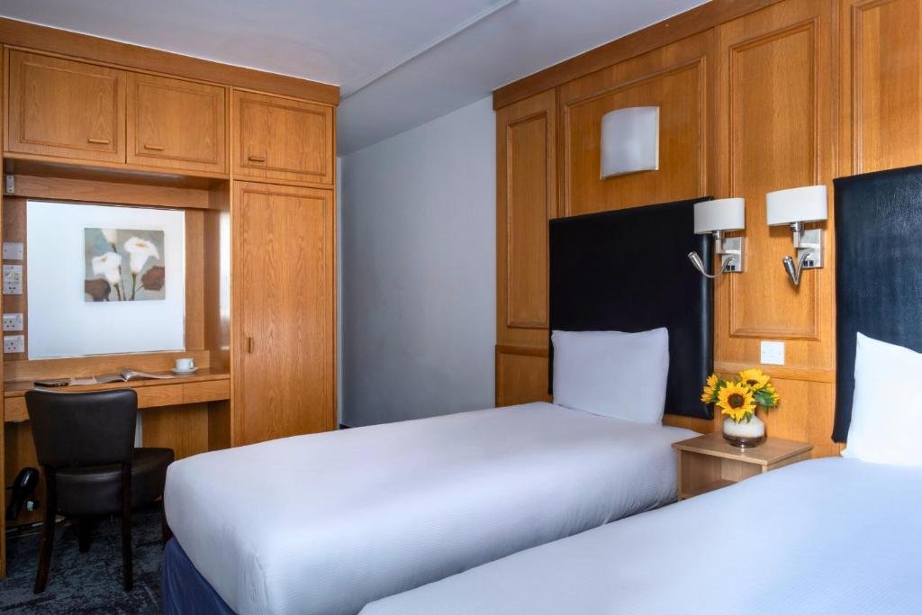 St Giles Hotel - London 11