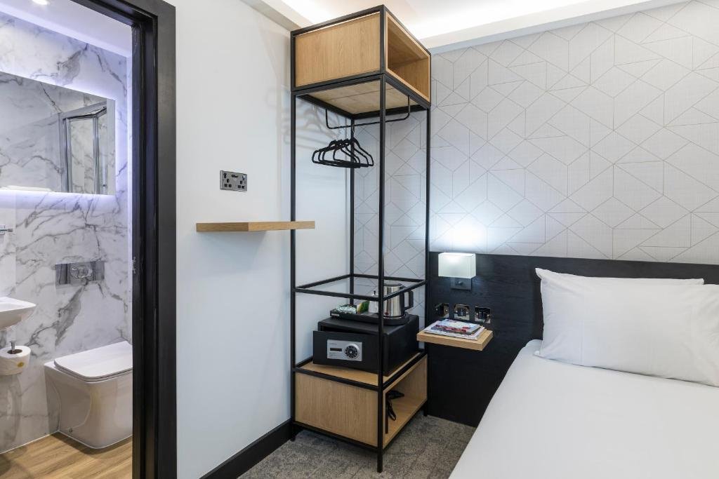 St Giles Hotel - London 16
