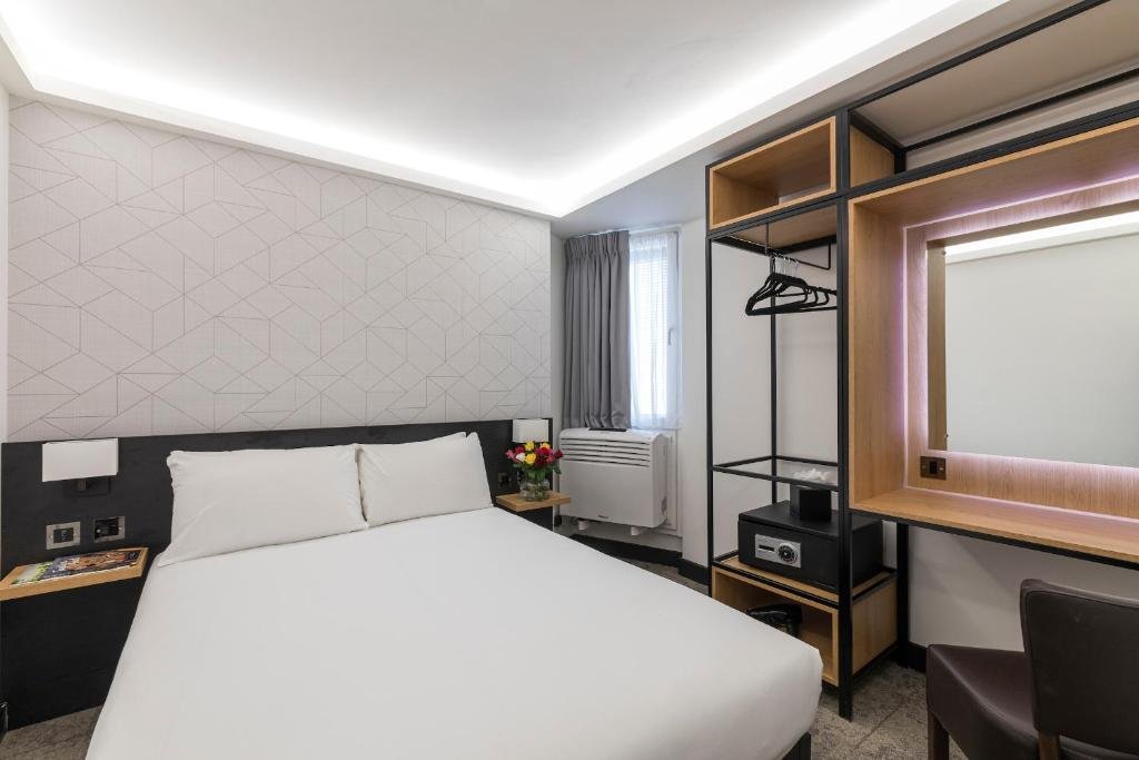 St Giles Hotel - London 8