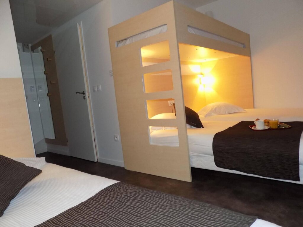 Hôtel Paris Saint-Ouen 12