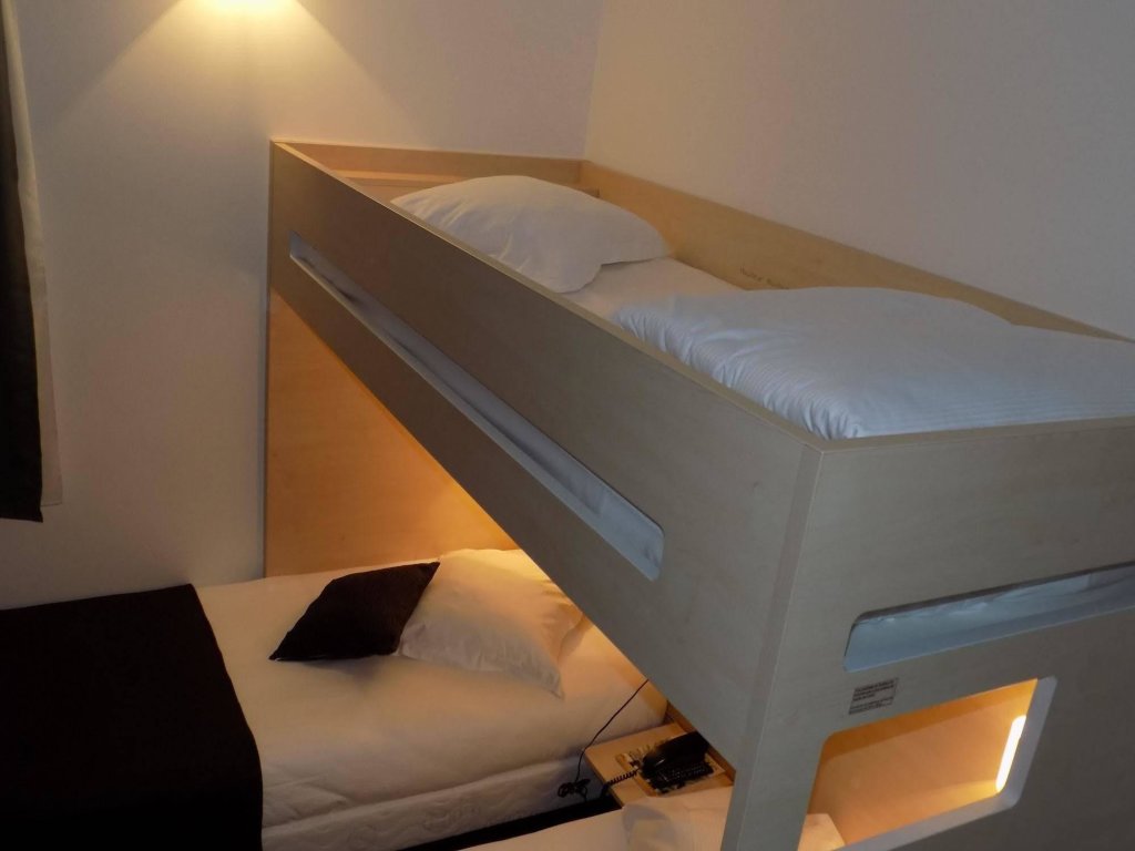 Hôtel Paris Saint-Ouen 13