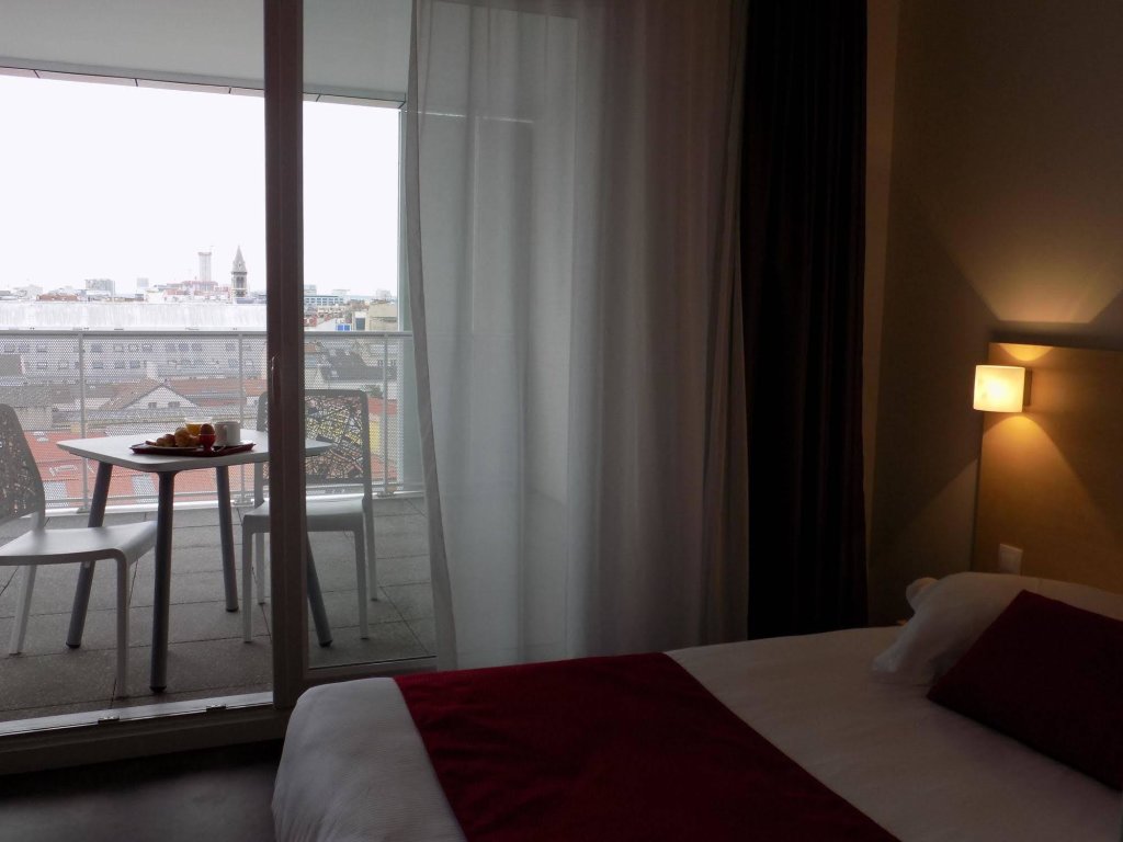 Hôtel Paris Saint-Ouen 16