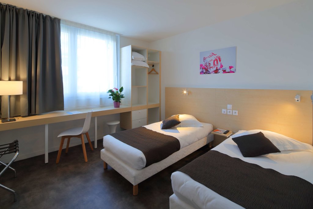 Hôtel Paris Saint-Ouen 8