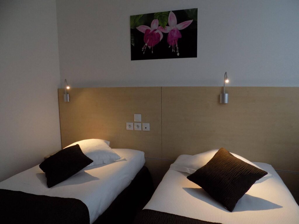 Hôtel Paris Saint-Ouen 9