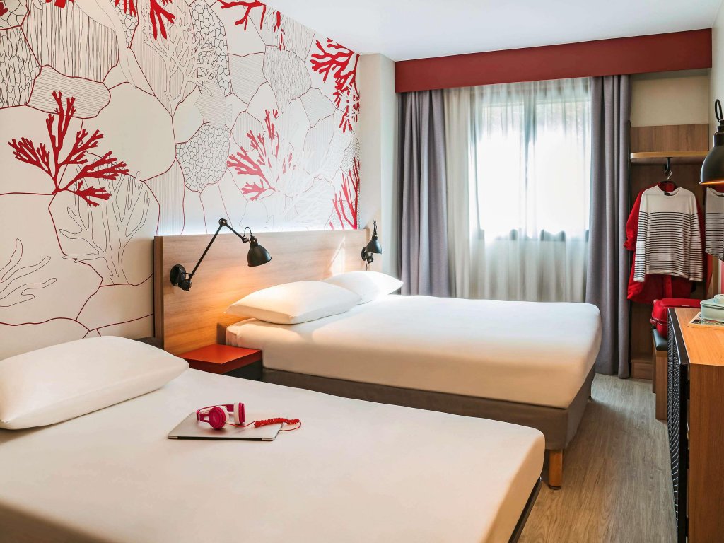 ibis Styles Barcelona City Bogatell 24