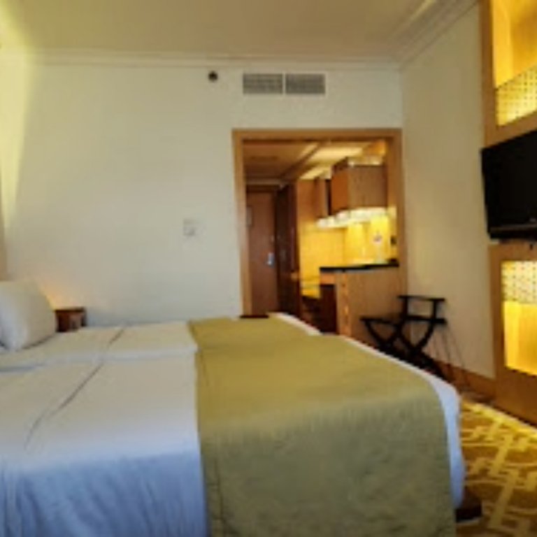 Marco Polo Hotel 5