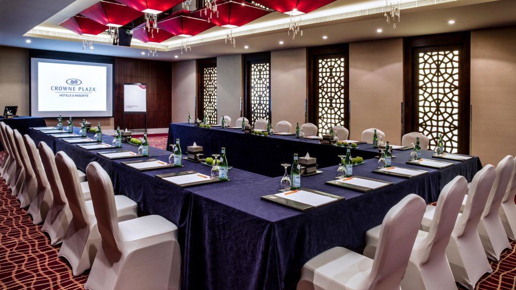 Crowne Plaza Dubai Deira, an IHG Hotel 4