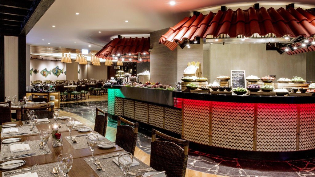 Crowne Plaza Dubai Deira, an IHG Hotel 5