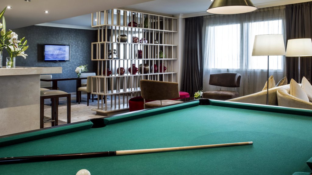 Crowne Plaza Dubai Deira, an IHG Hotel 6