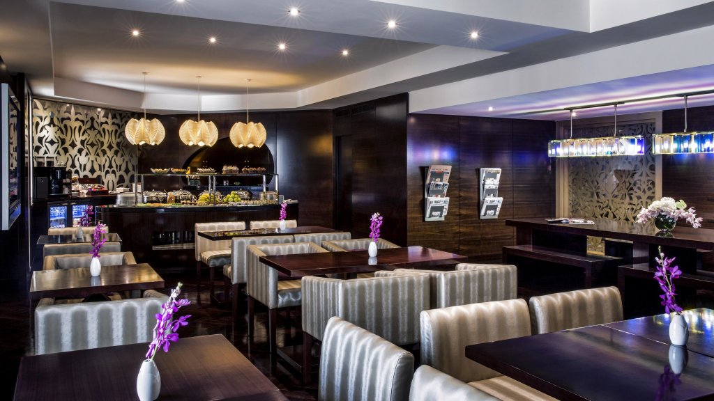 Crowne Plaza Dubai Deira, an IHG Hotel 7