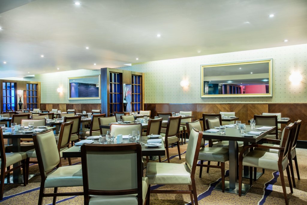 Crowne Plaza London Ealing, an IHG Hotel 3