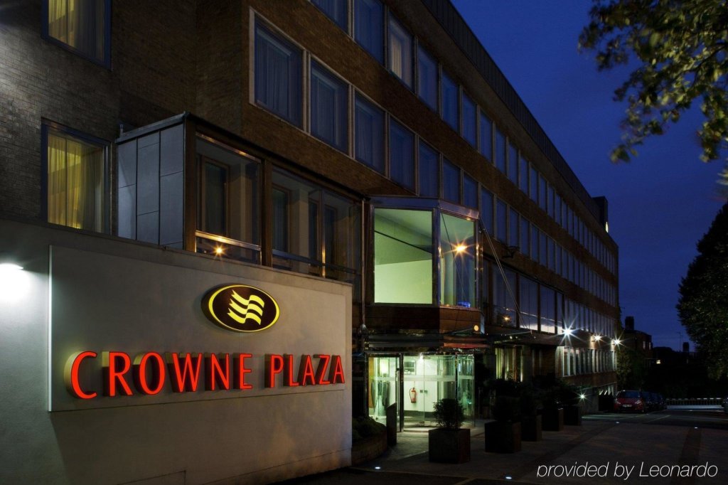 Crowne Plaza London Ealing, an IHG Hotel 5