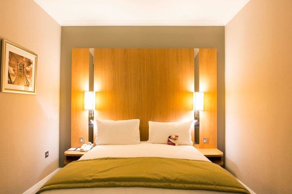 Crowne Plaza London Ealing, an IHG Hotel 8
