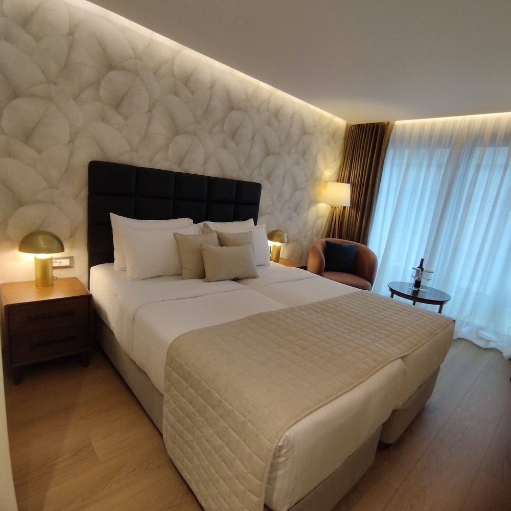 Leonardo Hotel Athens City Center 13