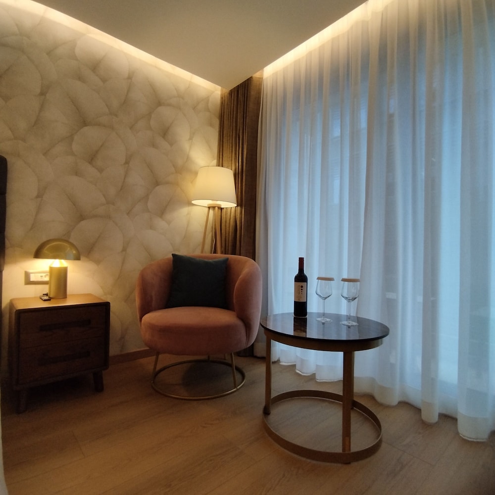 Leonardo Hotel Athens City Center 16