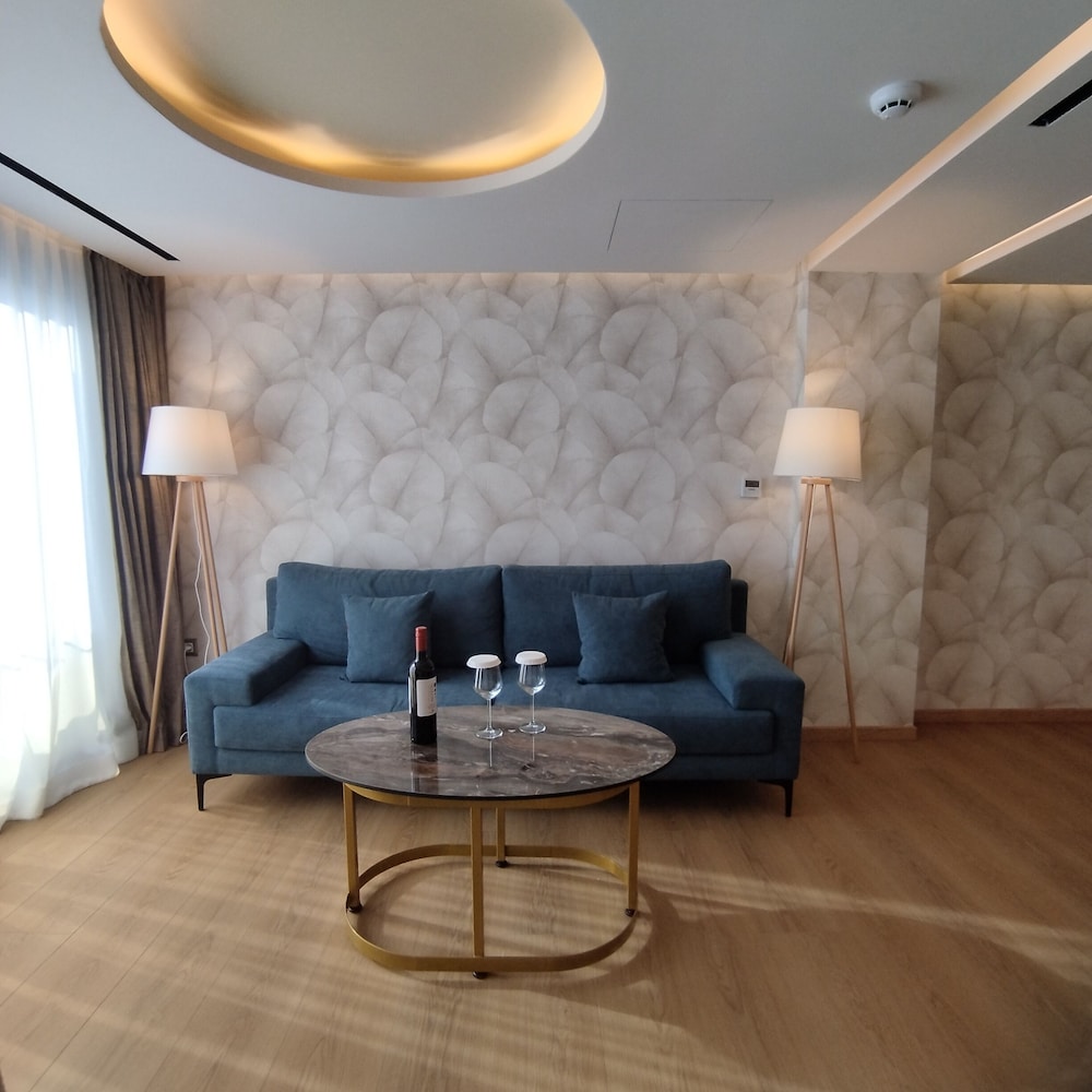Leonardo Hotel Athens City Center 17