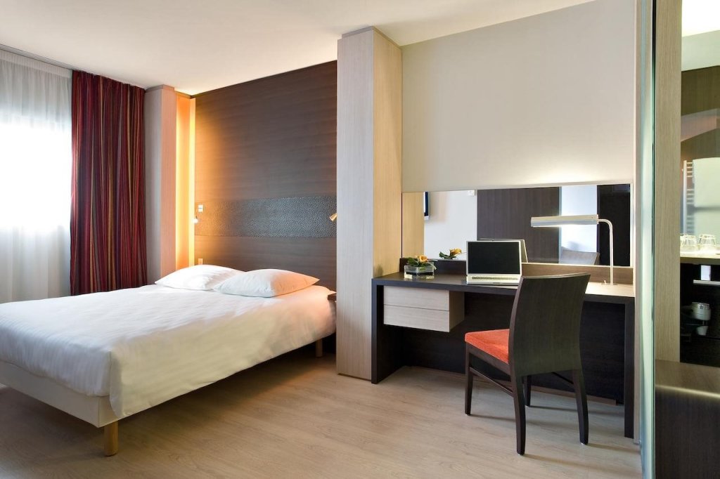 Hotel Oceania Paris Porte de Versailles 7