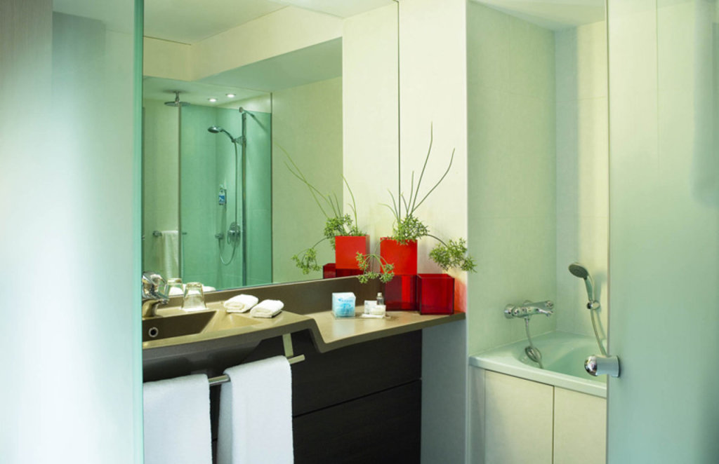 Hotel Oceania Paris Porte de Versailles 9