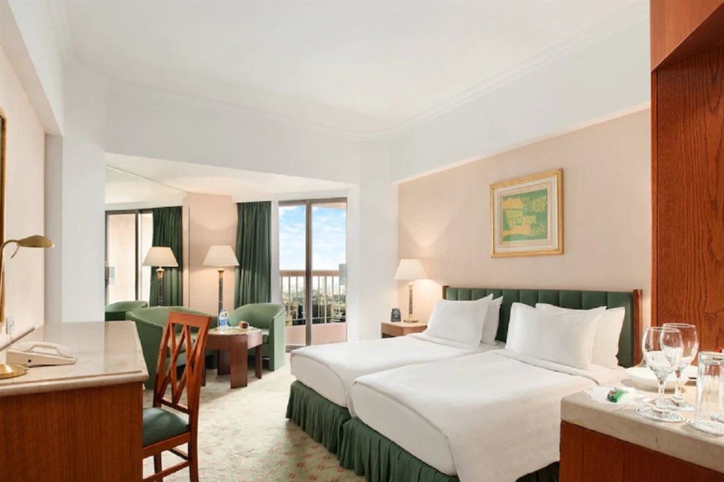 Ramses Hilton 13