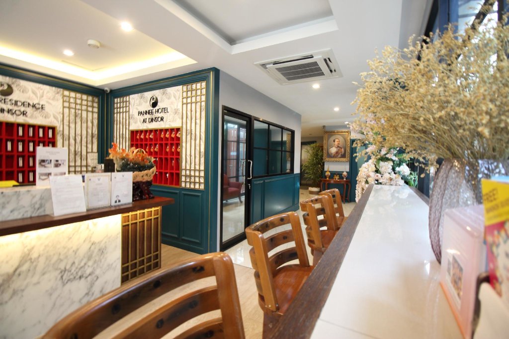 OYO 483 Pannee Hotel Khaosan 12