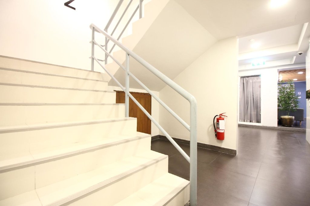 OYO 483 Pannee Hotel Khaosan 17