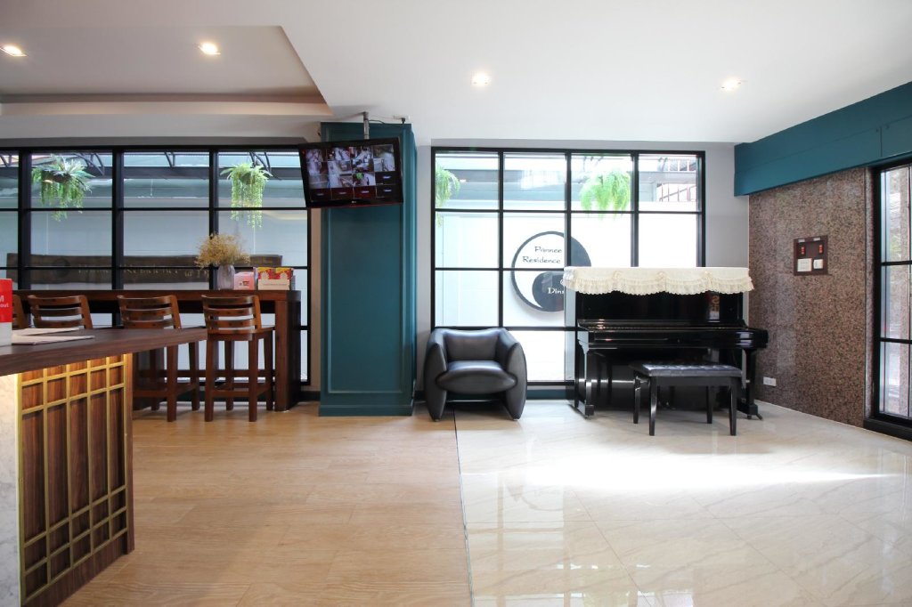 OYO 483 Pannee Hotel Khaosan 3