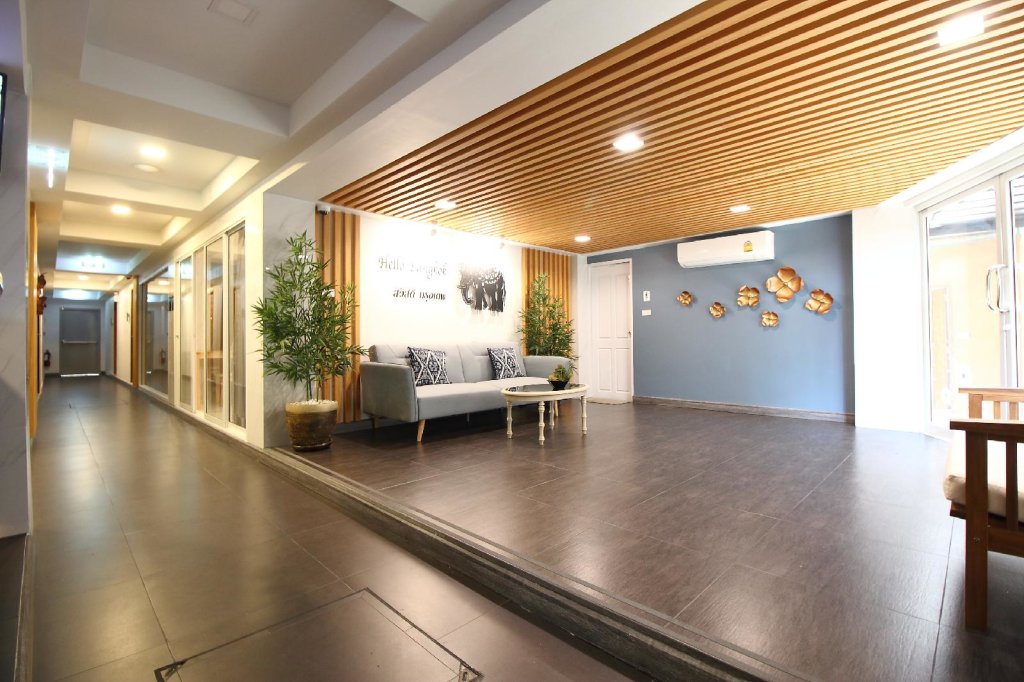 OYO 483 Pannee Hotel Khaosan 7