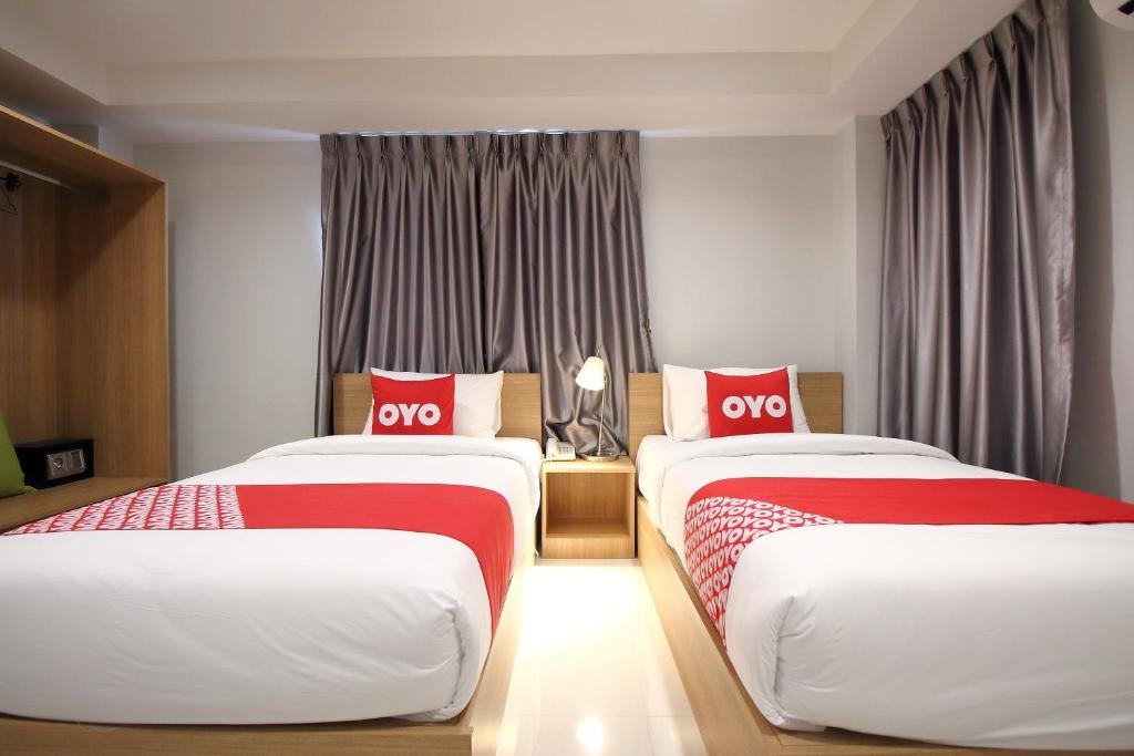 OYO 483 Pannee Hotel Khaosan 8