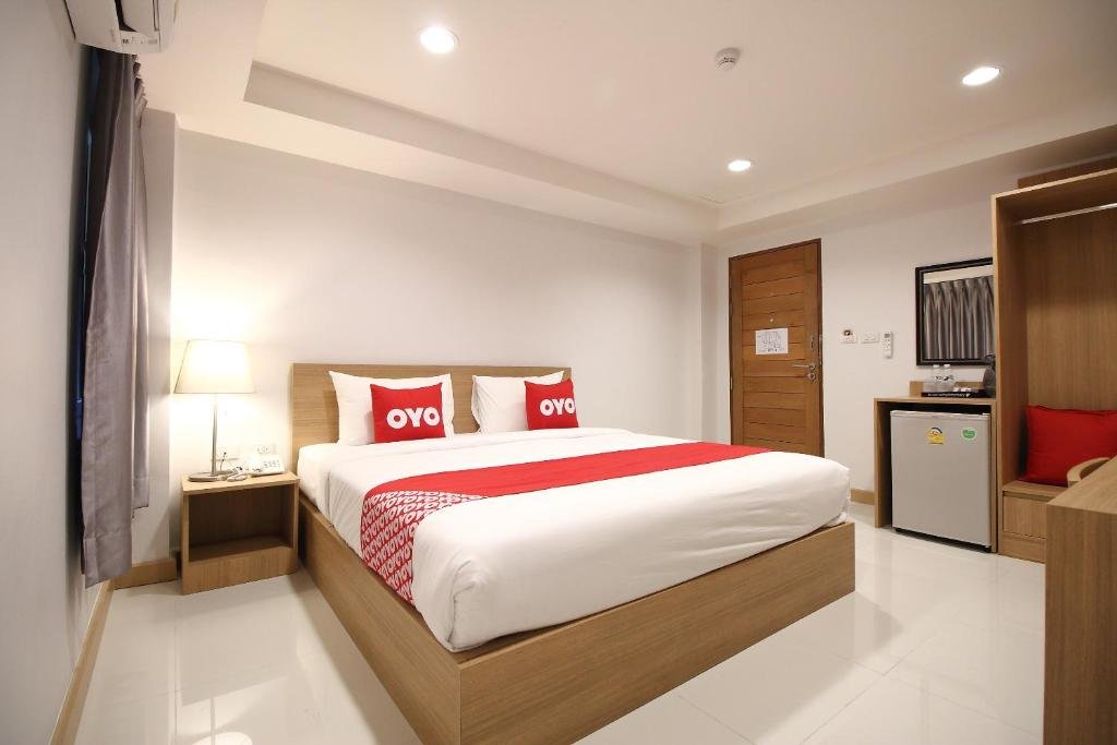 OYO 483 Pannee Hotel Khaosan 9