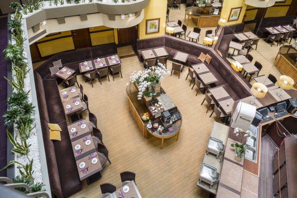 Hotel Paris Neuilly 11