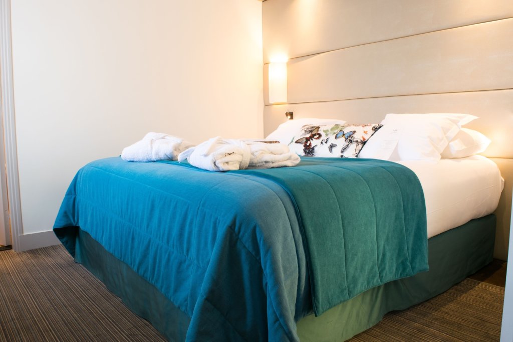 Hotel Paris Neuilly 24